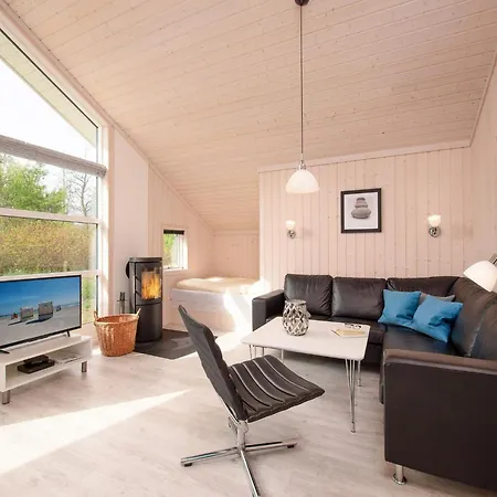 Kuestenfamilienchalet Mit Sauna