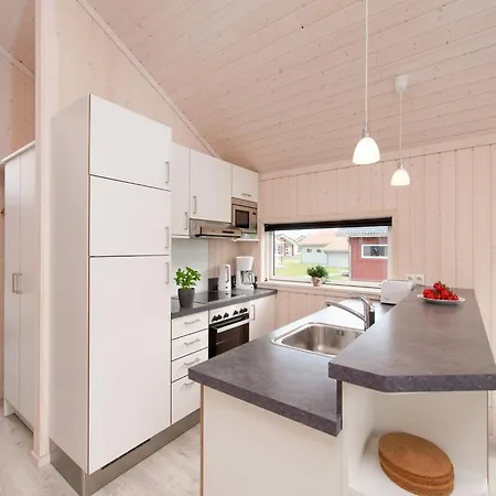 Kuestenfamilienchalet Mit Sauna